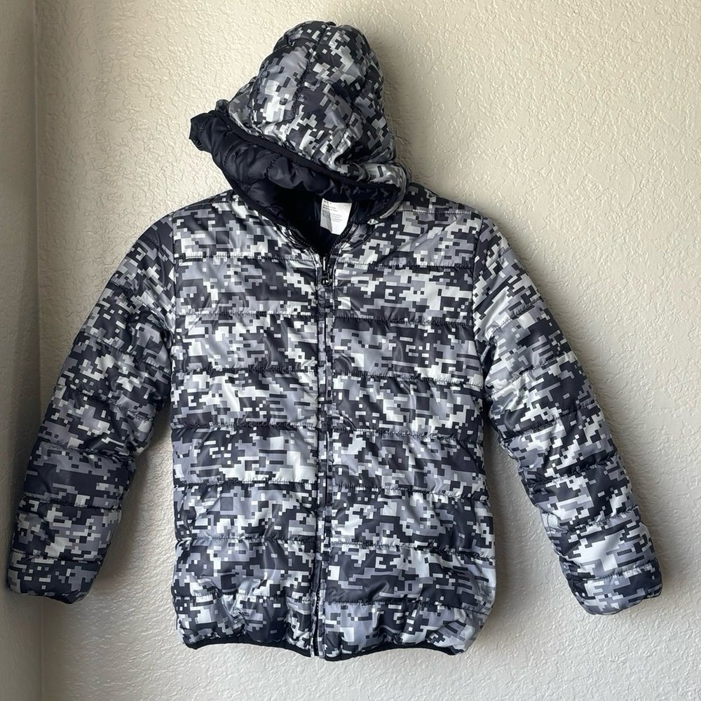 Boys Digital Camo Puffer Puffer Jacket with Hood S 6-7